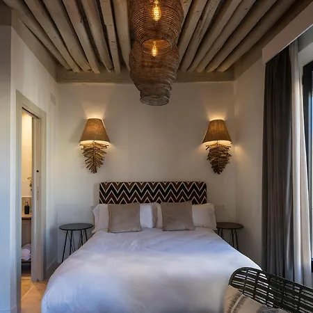 Апартаменты Home4u, Plaza Nueva 3 *